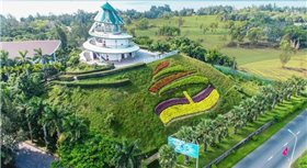 Carmelina Beach Resort