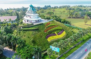 Carmelina Beach Resort