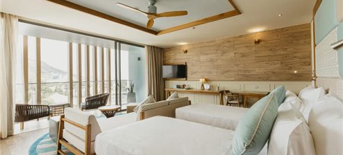 Suite Ban Công Hướng Biển