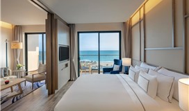 02-Bedroom Suite Ocean View