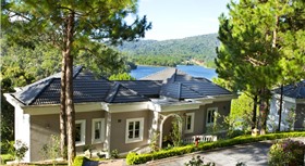 Dalat Edensee Lake Resort & Spa