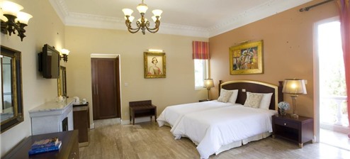 Camellia Junior Suite hướng vườn