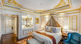 Khách sạn Dalat Palace