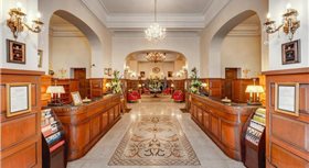 Khách sạn Dalat Palace