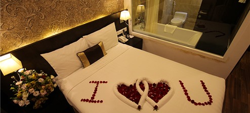 Deluxe hướng phố/hồ (Deluxe Twin/Double)