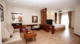 Khách sạn Ladalat