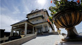 Khách sạn Ladalat