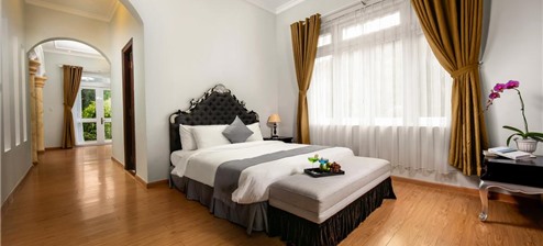 Deluxe hướng hồ