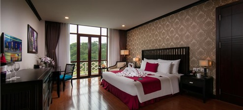 Deluxe Hướng sân golf (Deluxe Golf View)