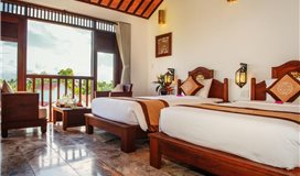 Biệt Thự Nhìn Ra Vườn