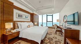 Khách sạn Paris Deli Danang Beach