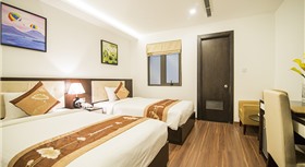 Khách sạn Dana Marina