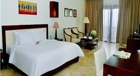 Olalani Resort & Condotel