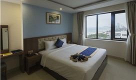 Phòng Deluxe Giường Đôi(Seven Sea Hotel) Phòng Deluxe Giường Đôi(Seven Sea Hotel)