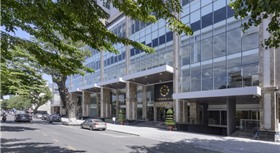 Zen Diamond Suites Hotel