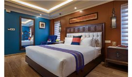 Phòng Deluxe Giường Đôi Có Ban Công