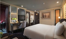 Suite 3 Người Nhìn Ra Biển