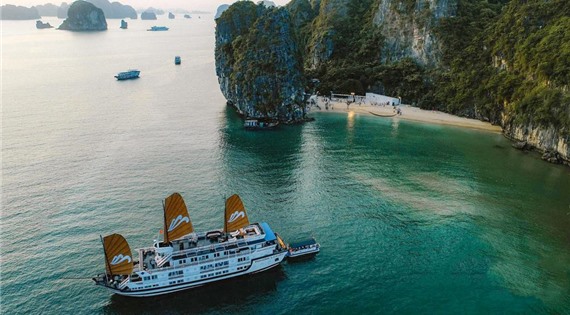 Paradise Luxury Sails Cruise