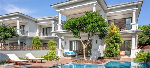 Villa 3 phòng ngủ hướng vườn có hồ bơi riêng