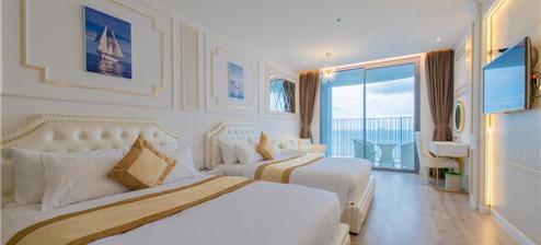 Phòng Deluxe (2 Người lớn + 1 Trẻ em) Phòng Deluxe (2 Người lớn + 1 Trẻ em)