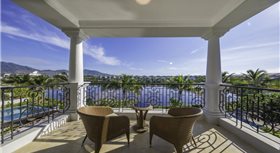 Melia Vinpearl Cam Ranh Beach Resort