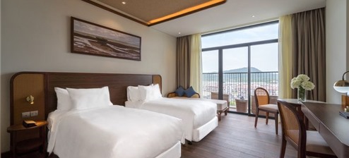 Deluxe King or Twin With Balcony Deluxe King or Twin With Balcony