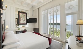 Deluxe Emerald Bay View