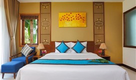 Phòng Deluxe Giường Đôi Nhìn Ra Hồ Bơi