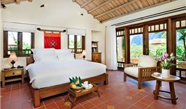 Superior - khách Việt