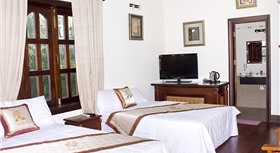 Con Gà Vàng Resort