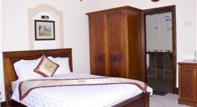 Con Gà Vàng Resort