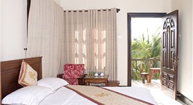 Con Gà Vàng Resort