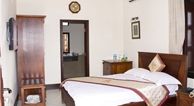 Con Gà Vàng Resort