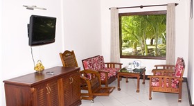 Con Gà Vàng Resort