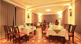 Con Gà Vàng Resort