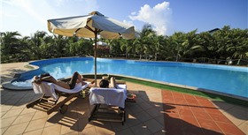 Con Gà Vàng Resort