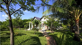 Con Gà Vàng Resort