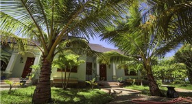 Con Gà Vàng Resort