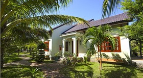 Con Gà Vàng Resort