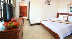 Con Gà Vàng Resort