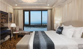 Deluxe Hướng Phố