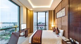 Khách sạn Mường Thanh Holiday Quảng Bình