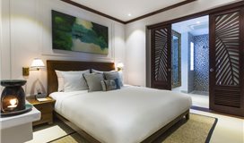 Deluxe Suite Hướng Vườn (Deluxe Garden View Suite)