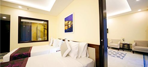 Phòng Deluxe Giường Đôi/ 2 Giường Đơn Nhìn ra Hồ bơi