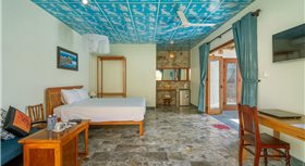 Hidden Beach Bungalow Sea View