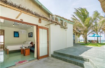 Hidden Beach Bungalow Sea View