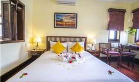 Premier hướng sông