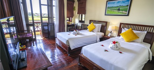 Junior hướng sông