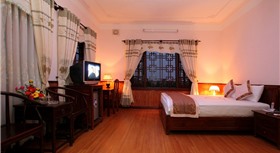 Khách sạn Bạch Đằng Hội An