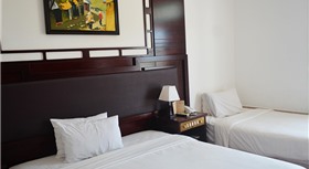 Khách sạn Sea and Sand